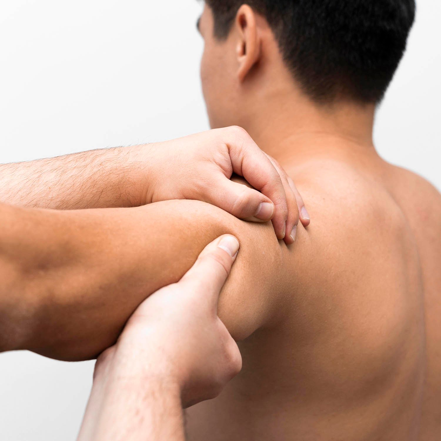 Sesión de terapia manual para el tratamiento de lesiones en hombro